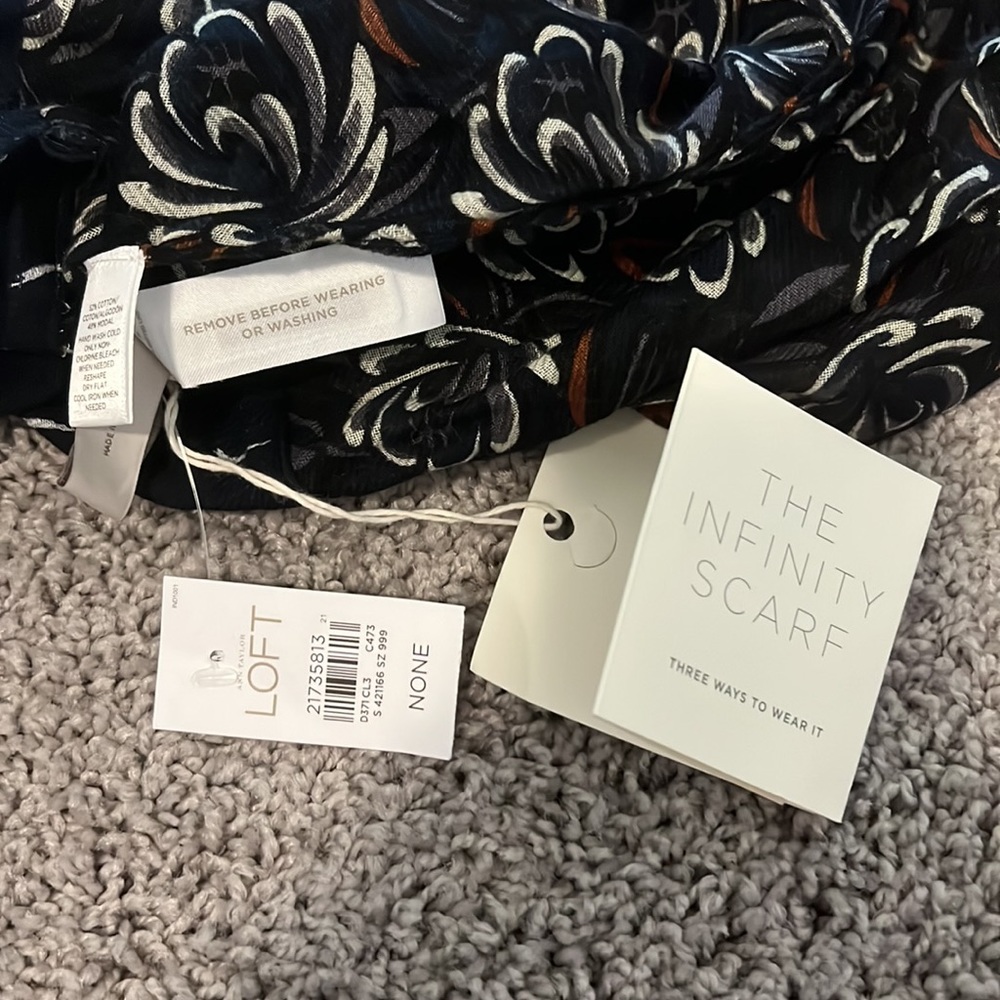 NWT Loft Infinity Scarf - Picture 3 of 3